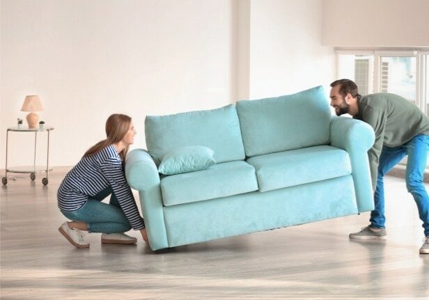Couple moving sofa | Carpet To Go